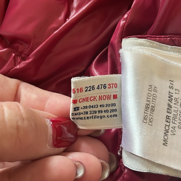 Moncler girls size 5 pink puffer coat excellent condition - Picture 7 of 9